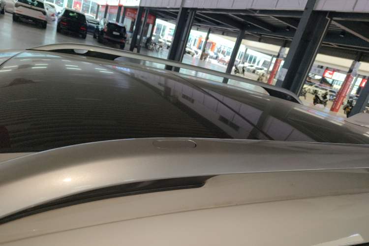 Used Jeep Cherokee 2020 2.0L Two-Wheel Drive Classic Sports Edition Roof