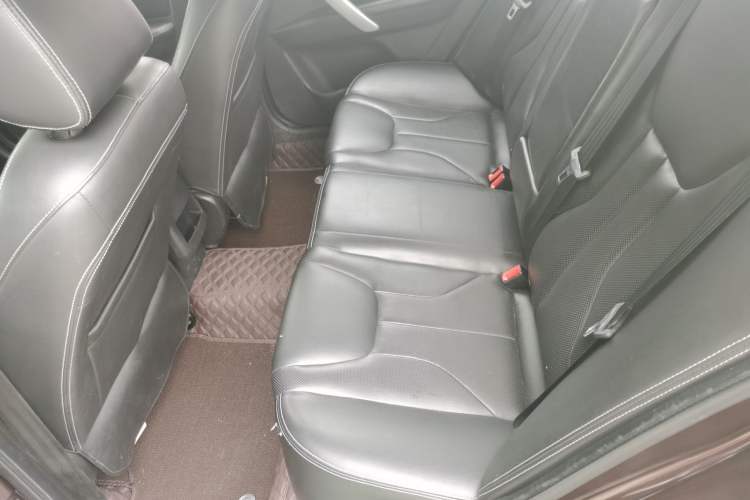 Used Geely Auto Emgrand 2017 Sedan Million Edition 1.5L CVT Upward Connectivity Version Left Rear Seat