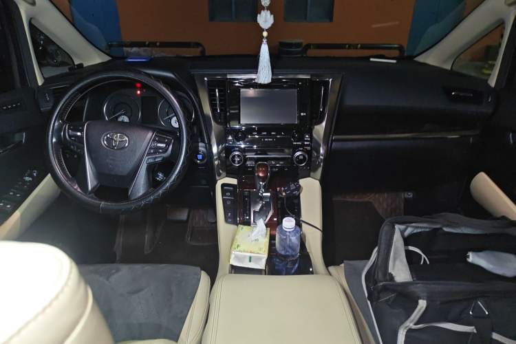 Used Toyota Alphard 2015 3.5L Luxury Edition Center Console