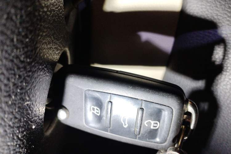 Used Volkswagen Sagitar 2014 Revised Version 1.4TSI Automatic Luxury Edition Vehicle Key