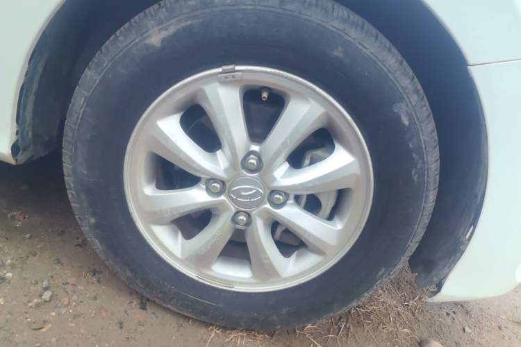 Used Hyundai Verna (older generation) 2017 1.4L Manual Colorful Skyroof Version China V Standard Right Front Wheel Hub