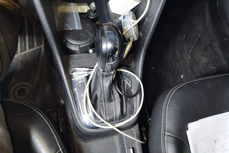 Used Volkswagen Jetta 2015 1.6L Automatic Luxury Model Gear Lever