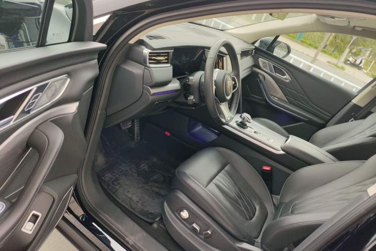 Used Hongqi HS7 PHEV 2024 2.0T PHEV Four-Wheel Drive Flagship Edition 6 Seats Driver Seat