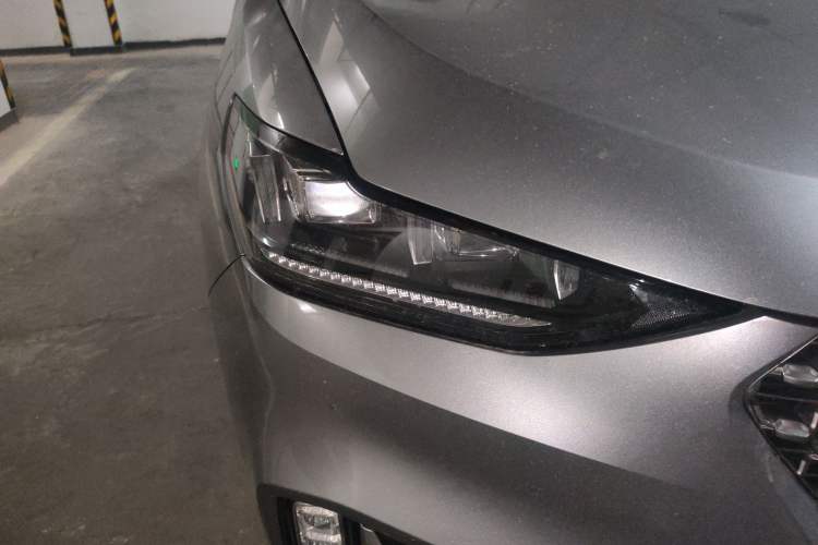 Used Wey VV6 2021 2.0T Two-Wheel Drive Smart Plus
