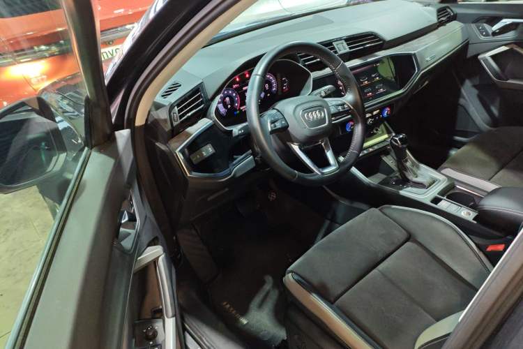 Used Audi Q3 2019 35 TFSI Advanced Dynamic Edition
