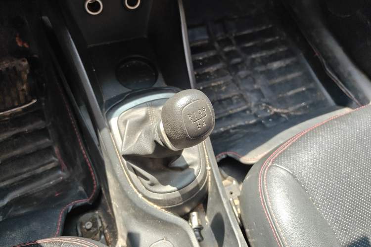 Used Kia K2 2012 Sedan 1.4L MT GLS Commemorative Edition
