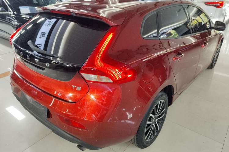 Used Volvo V40 2018 T3 Zhiyi Edition
