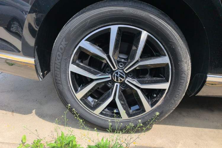 Used Volkswagen Magotan 2020 330TSI DSG Leading Model Right Rear Wheel Hub