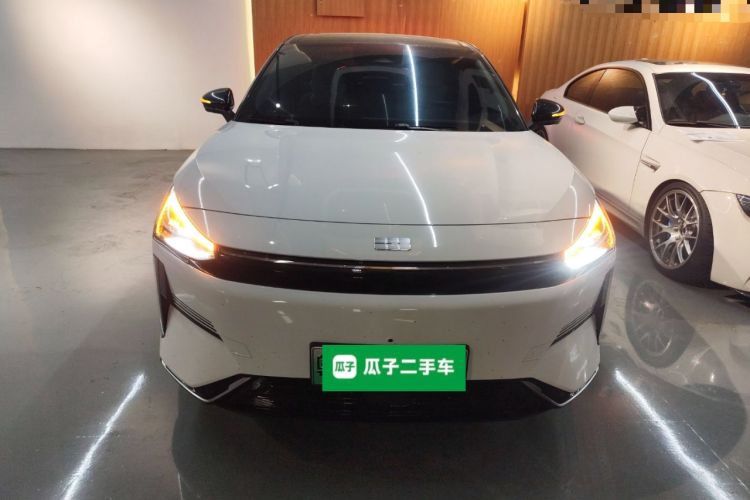 Used Geely Galaxy L6 2024 125km PLUS Dragon Edition Front