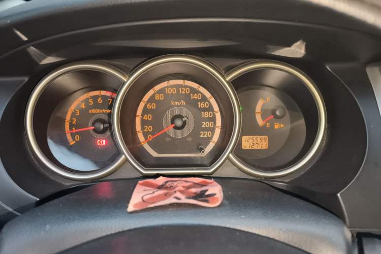 Used Nissan Livina 2010 Jingrui Edition 1.6L Manual Standard Model