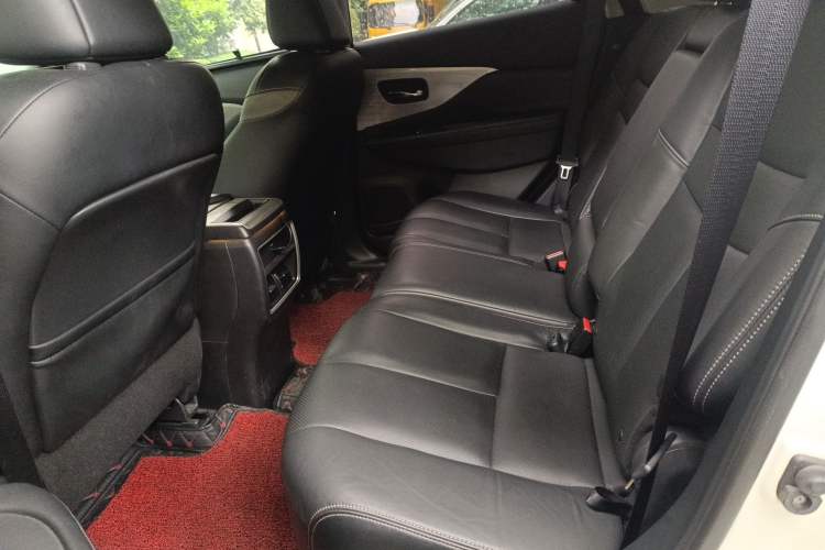 Used Nissan Murano 2019 2.5L XL Two-Wheel Drive Smart Connect Luxury Edition China VI Standard Left Rear Seat