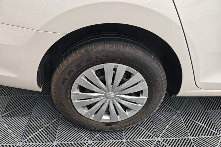 Used Volkswagen Santana 2021 1.5L Manual Fashion Edition Right Rear Wheel Hub