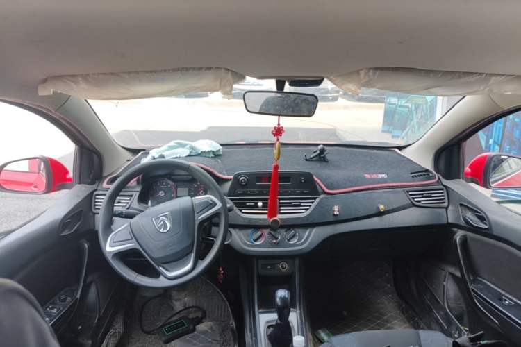 Used Baojun 310 2016 1.2L manual Comfort trim level
