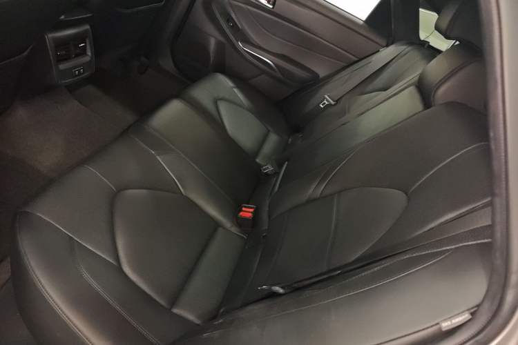 Used Toyota Avalon 2019 2.0L Luxury Edition China VI Standard Left Rear Seat