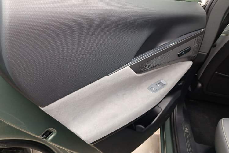 Used Lynk & Co 08 EM-P 2023 220km All-Wheel-Drive Performance Halo