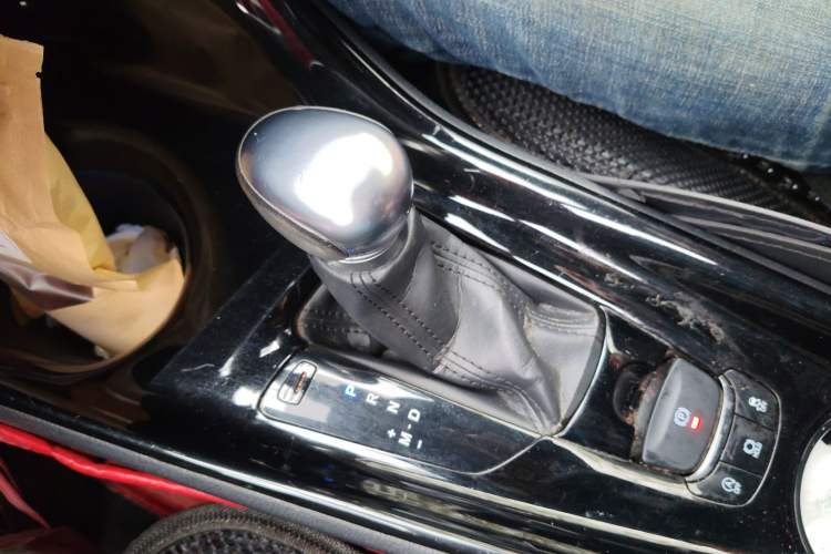 Used Toyota IZOA 2018 2.0L Yichi Version China VI Standard
