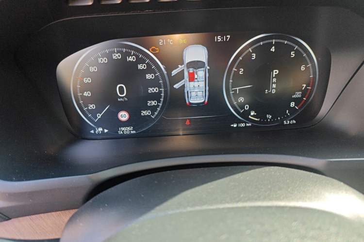 Used Volvo XC90 2017 T6 Prestige 7-Seater Odometer Close Up