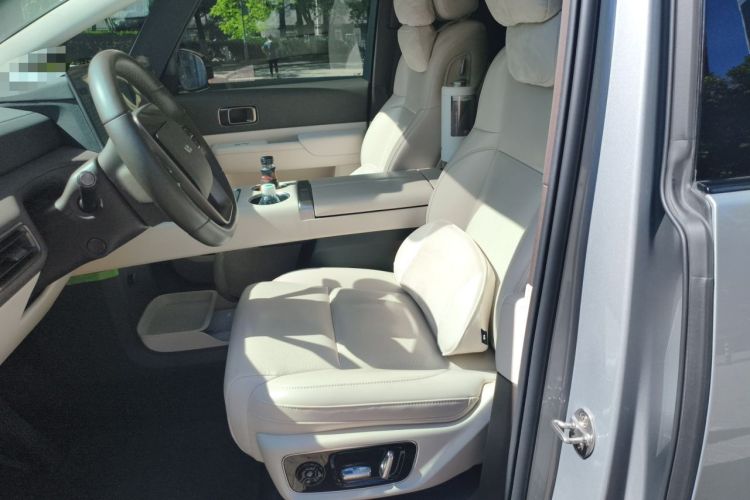 Used Li Auto MEGA 2024 Ultra Model