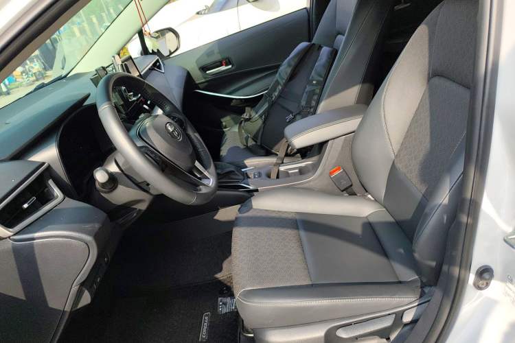 Used Toyota Corolla 2024 1.8L Smart Electric Hybrid Dual-Engine Elite Edition Left Front Seat