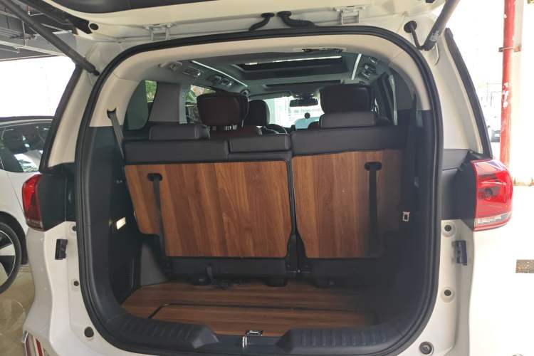 Used GAC Trumpchi M8 2021 Master Series 390T Prestige Edition Trunk