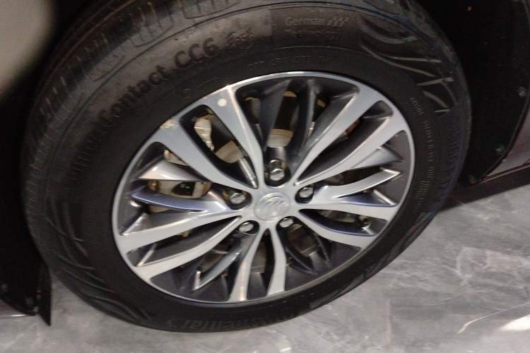 Used Buick GL8 2022 ES Landtrek 653T Luxury Edition