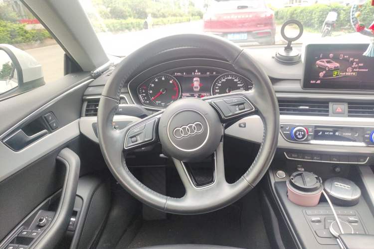 Used Audi A5 2019 Sportback 40 TFSI Fashion Model Steering Wheel