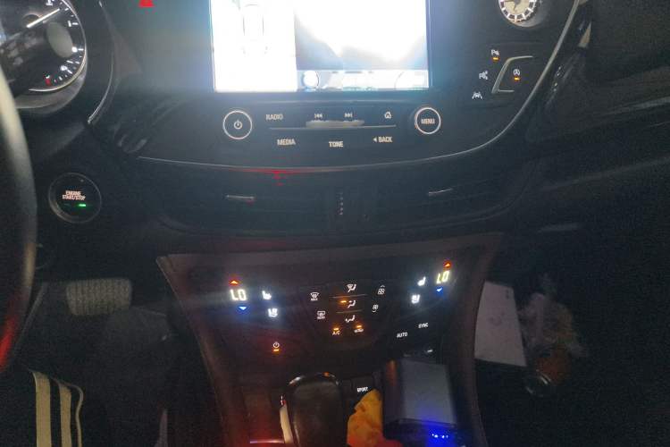 Used Buick Envision 2019 28T Four-Wheel Drive Luxury Version China V Standard
