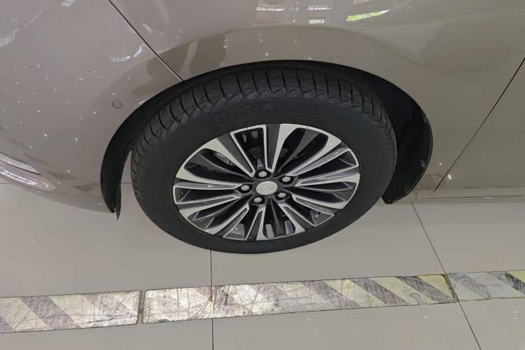 Used Buick GL8 2020 ES Land Cruiser 653T Luxury Model Left Front Wheel Hub