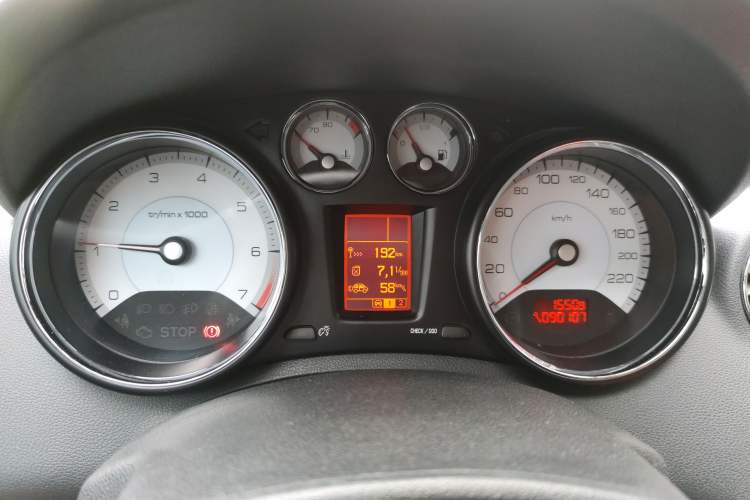 Used Peugeot 408 2011 2.0L Manual Luxury Edition
