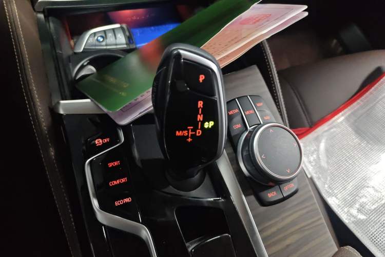 Used BMW 5 Series 2021 Restyled 530Li Leading Edition Luxury Package Gear Lever