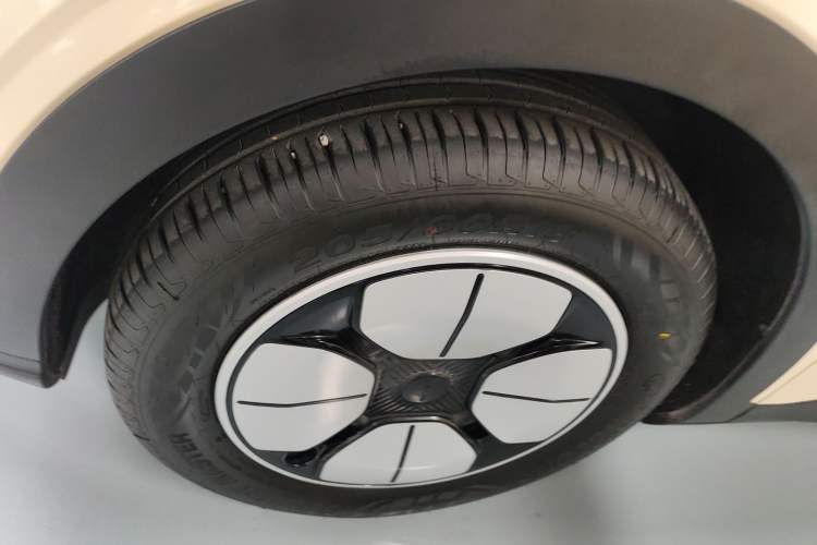 Used Geely Galaxy Geome 2025 310km Youth Edition Exterior 4