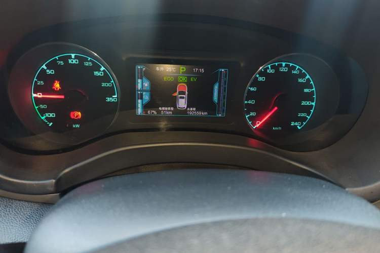 Used BYD Song New Energy 2017 Song DM 1.5TID All-Wheel Drive Prestige Model Odometer Close Up