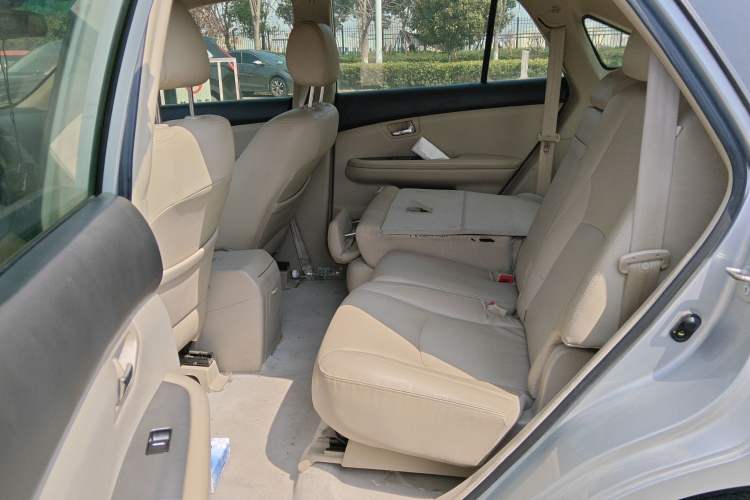 Used BYD S6 2012 2.0L Manual Luxury Version
