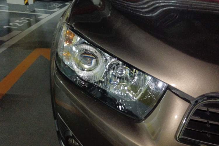 Used Chevrolet Captiva 2015 2.4L 4x4 Flagship Edition 7-Seater
