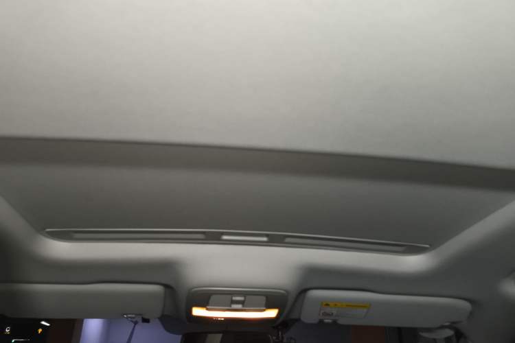 Used Roewe i6 2018 20T Automatic Flagship Edition
