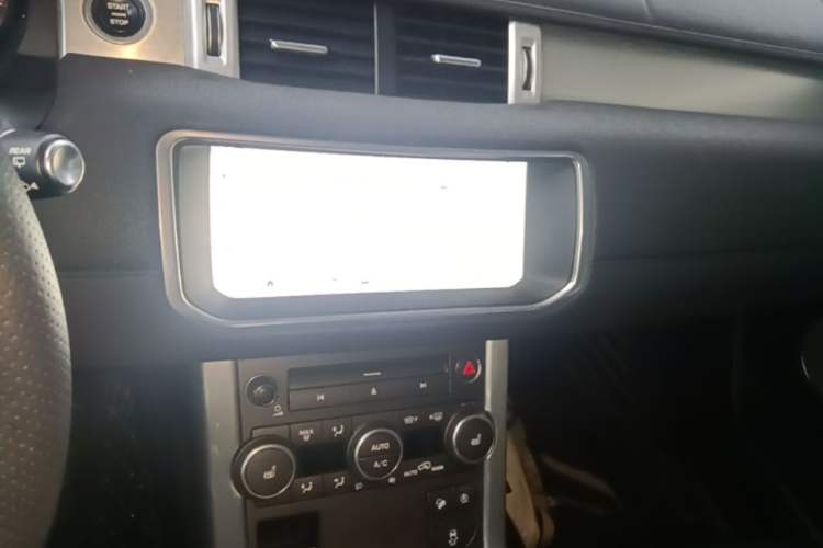 Used Land Rover Range Evoque 2018 240 PS SE Smart Brilliance Edition
