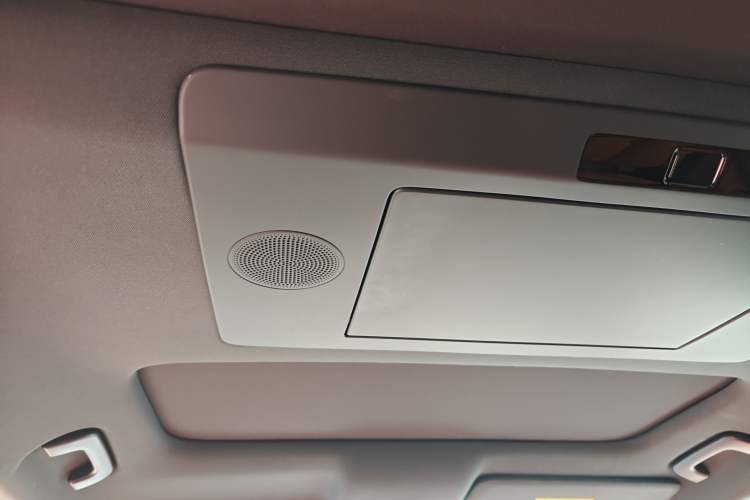 Used Li Auto L8 2024 Ultra Model
