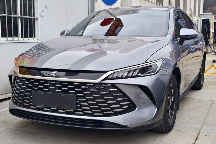 Used BYD Qin PLUS 2025 DM-i Smart Drive 55KM Leading Model