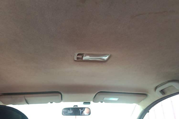 Used Nissan Livina 2013 1.6XE Manual Comfort Edition Headliner