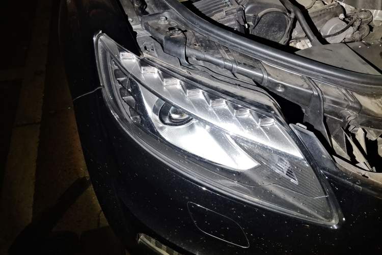 Used Audi Q7 2014 40 TFSI Sport Edition Right Front Headlight