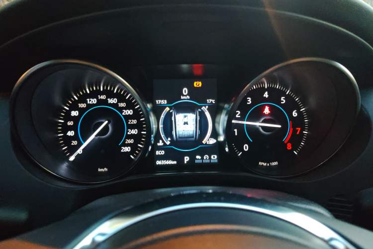 Used Jaguar F-PACE 2018 2.0T Two-Wheel Drive Urban Deluxe Edition