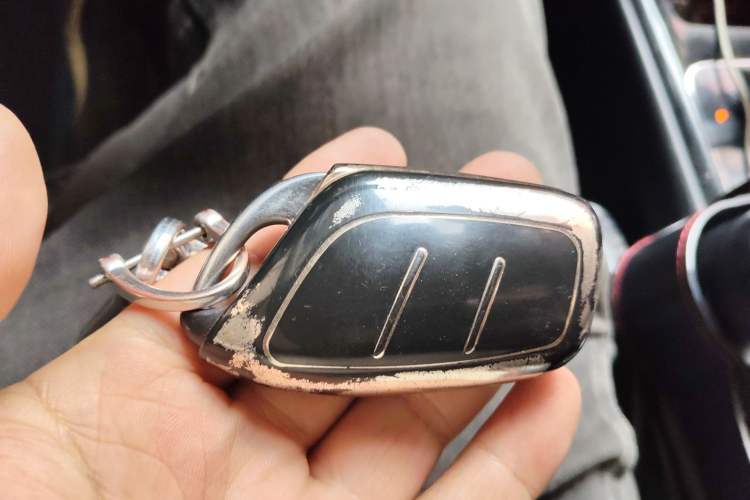 Used Roewe i5 2020 1.5L Automatic 4G Connect Luxury Flagship Edition Vehicle Key