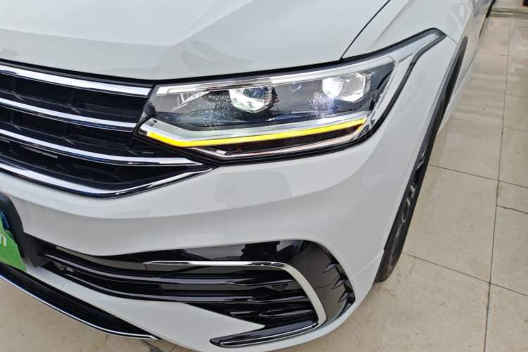 Used Volkswagen Tiguan L 2024 Outstanding Model 330TSI Automatic Two-Wheel Drive R-Line Dragon Glory Edition
