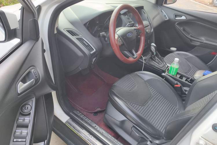 Used Ford Focus 2018 Hatchback Classic EcoBoost 180 Automatic Elite Model
