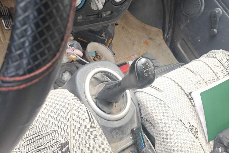 Used BAIC Weiwang 306 2016 1.2L Basic Version 7 Seats A12 China V Emission Standard Gear Lever