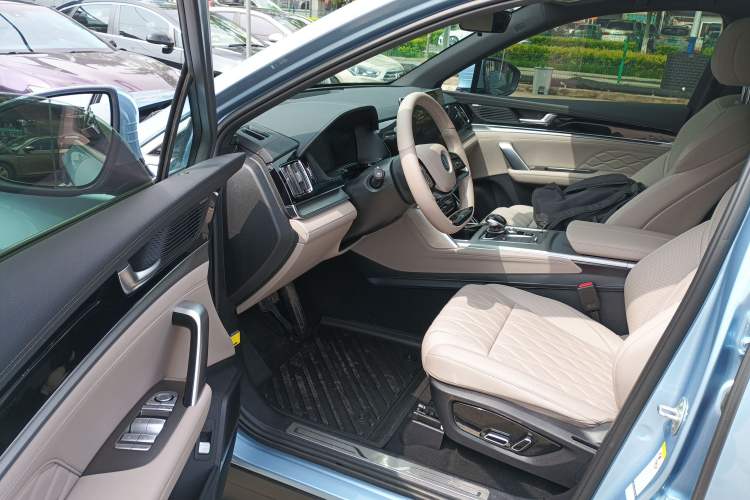 Used BYD Tang New Energy 2024 DM-p Champion Edition 215KM Four-Wheel Drive Deluxe Model Driver Seat