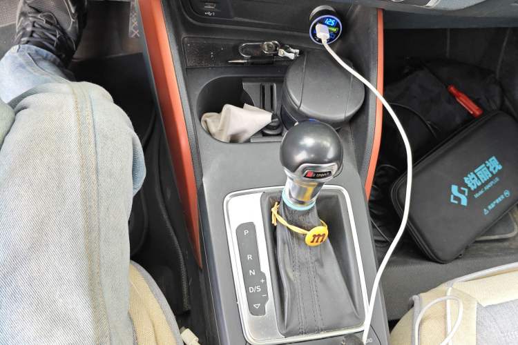 Used Audi Q2L 2018 35 TFSI Fashionable & Elegant Version China VI Emission Standard Gear Lever