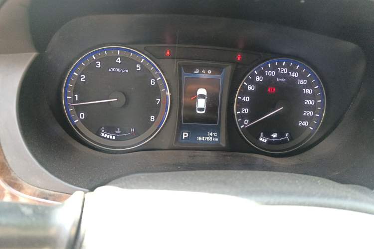 Used Hyundai Mistra 2014 1.8L Automatic Deluxe DLX Model Odometer Close Up