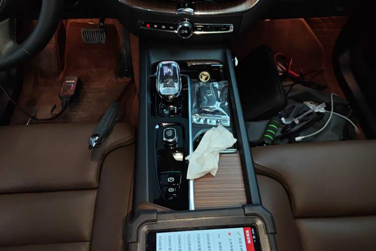 Used Volvo XC60 2024 B5 4x4 Smart Luxury Edition