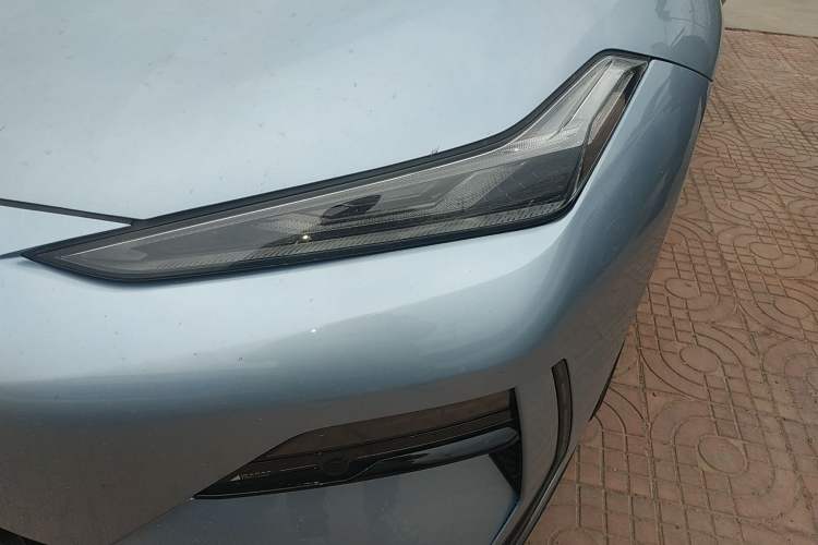 Used Geely Galaxy E8 2025 620 km All-Wheel Drive Starship LiDAR-Enabled Intelligent Driving Version Left Front Headlight